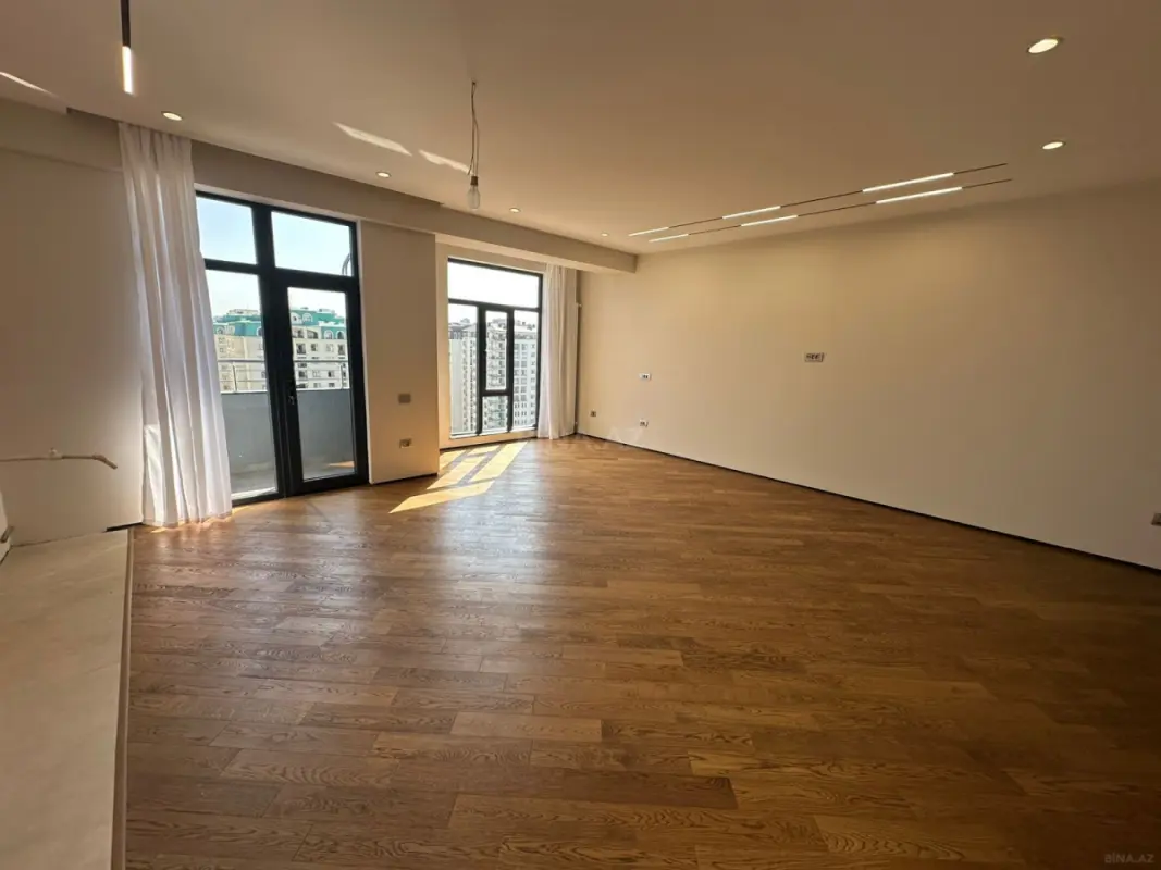 Satılır 2 otaqlı mənzil 85 m²