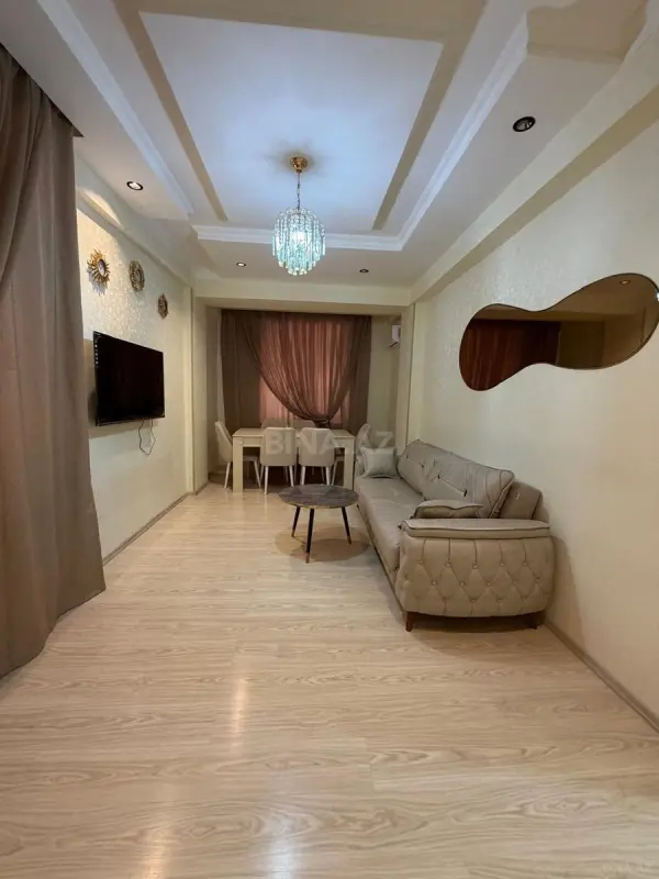 Kirayə verilir 3 otaqlı mənzil 135 m²