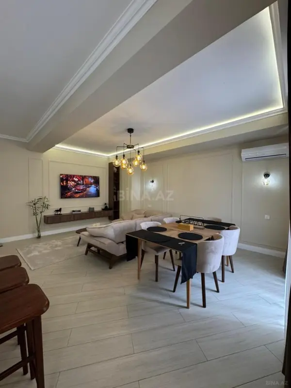 Satılır 4 otaqlı mənzil 175 m²