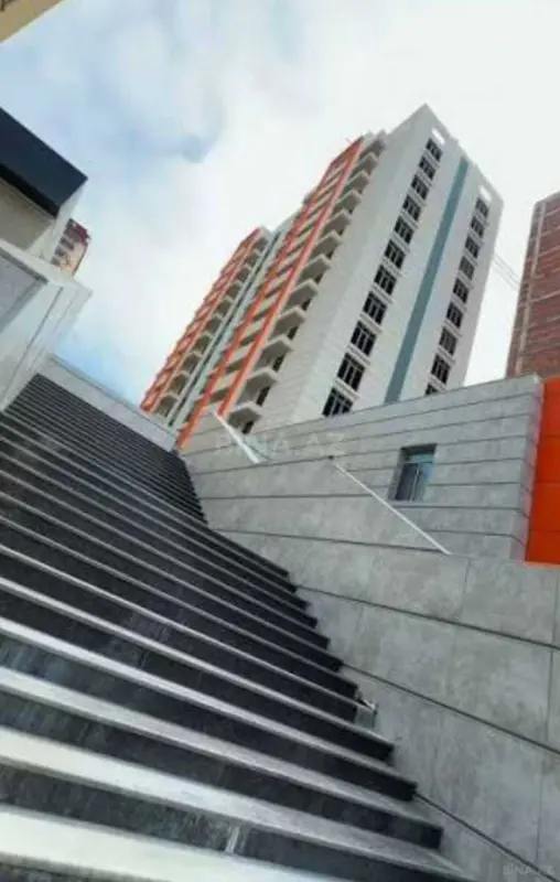 Satılır 2 otaqlı mənzil 67 m²