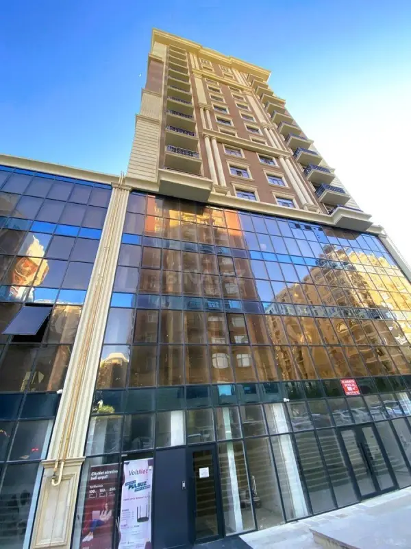 Satılır 4 otaqlı mənzil 131.4 m²
