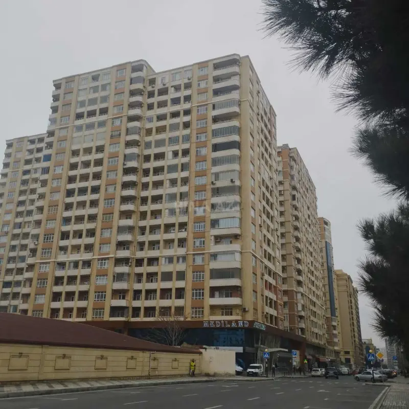 Kirayə verilir 3 otaqlı mənzil 108 m²