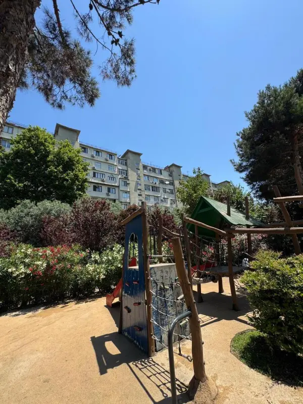 Satılır 4 otaqlı mənzil 110 m²