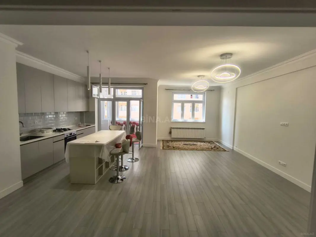 Satılır 3 otaqlı mənzil 109 m²