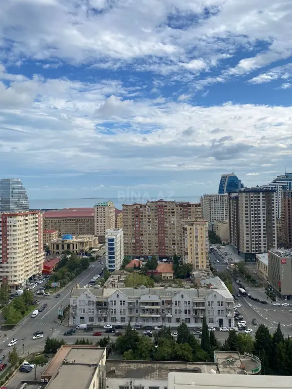 Kirayə verilir 3 otaqlı mənzil 165 m²
