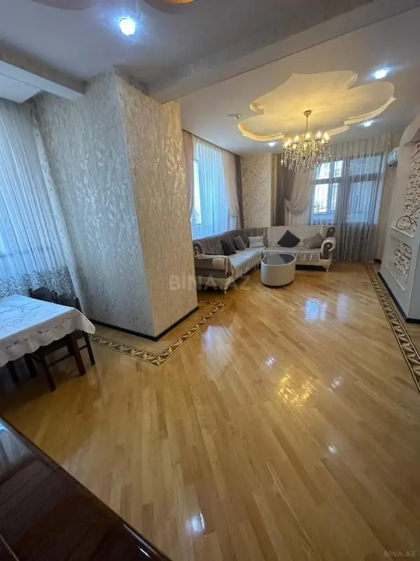 Satılır 4 otaqlı mənzil 140 m²