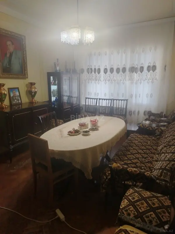 Satılır 5 otaqlı mənzil 125 m²