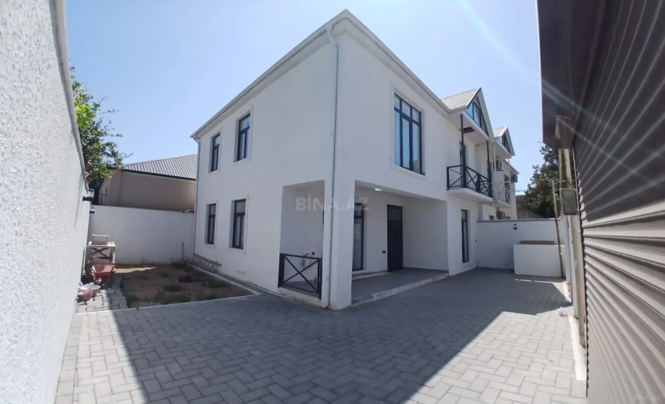 Satılır 5 otaqlı həyət evi 250 m²