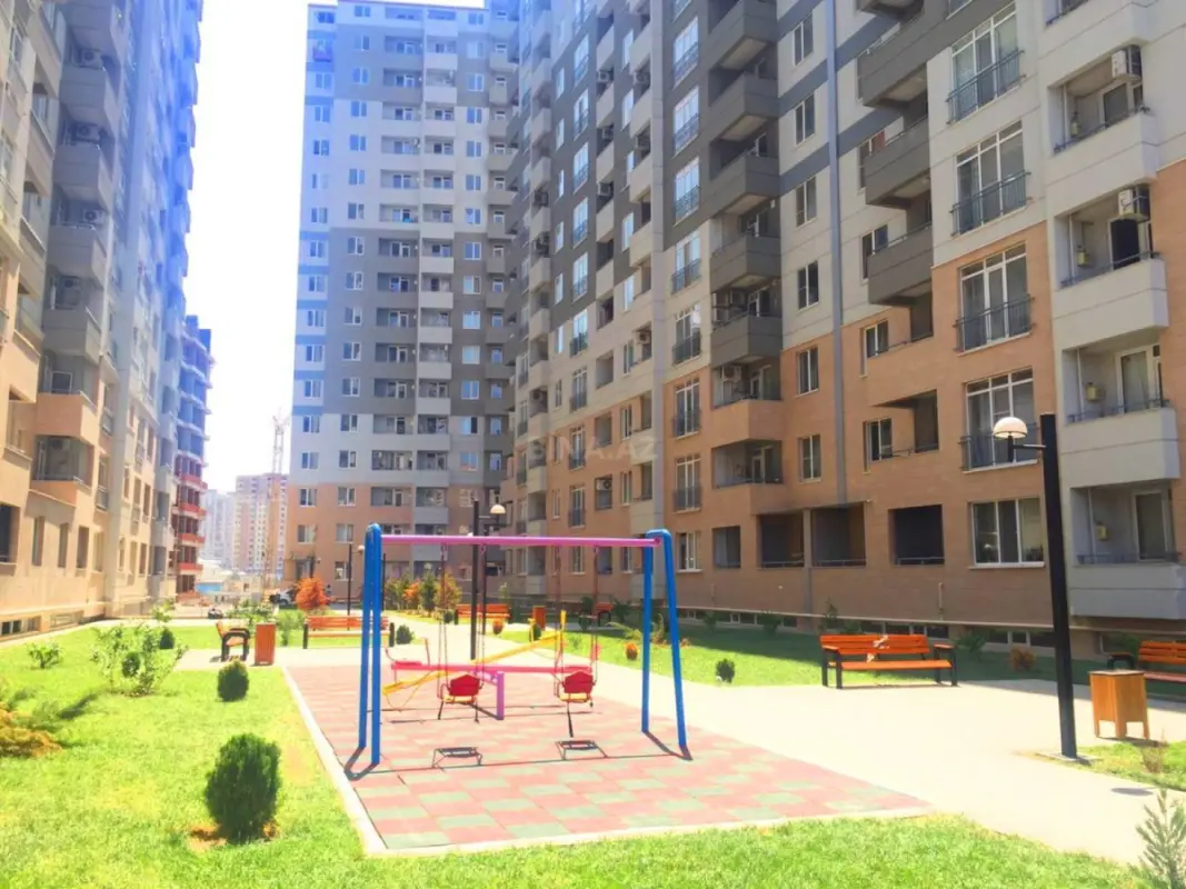 Kirayə verilir 2 otaqlı mənzil 70 m²