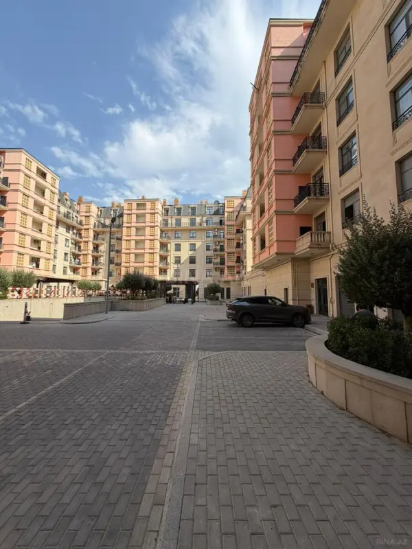 Satılır 3 otaqlı mənzil 108 m²
