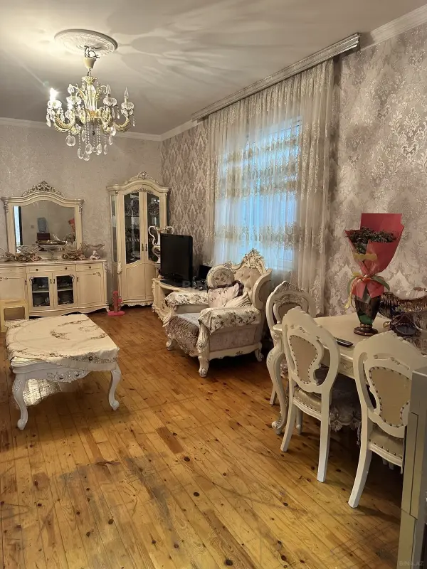 Satılır 4 otaqlı həyət evi 1000 m²