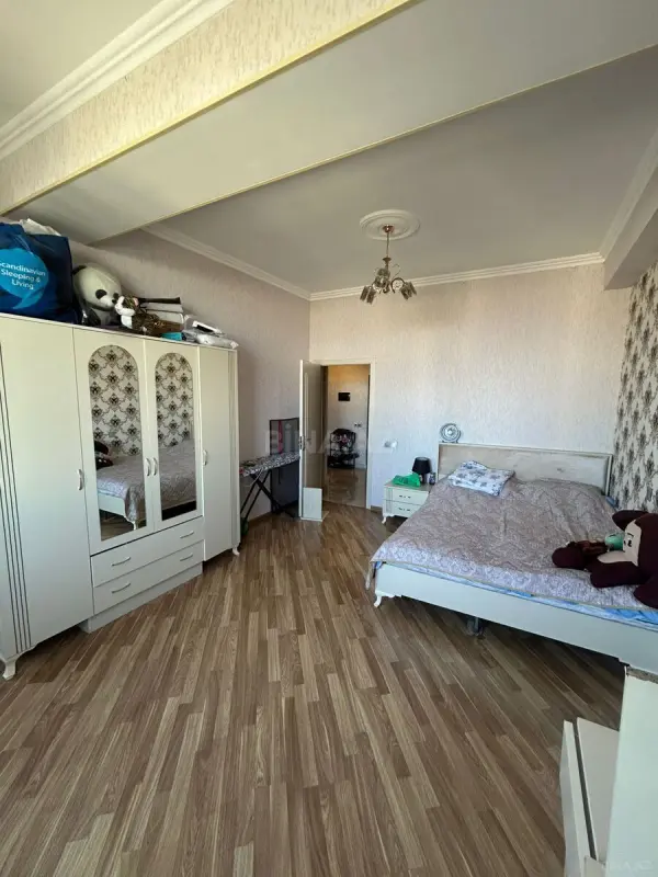 Satılır 2 otaqlı mənzil 67 m²