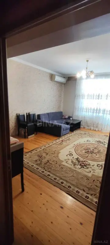 Kirayə verilir 3 otaqlı mənzil 121 m²