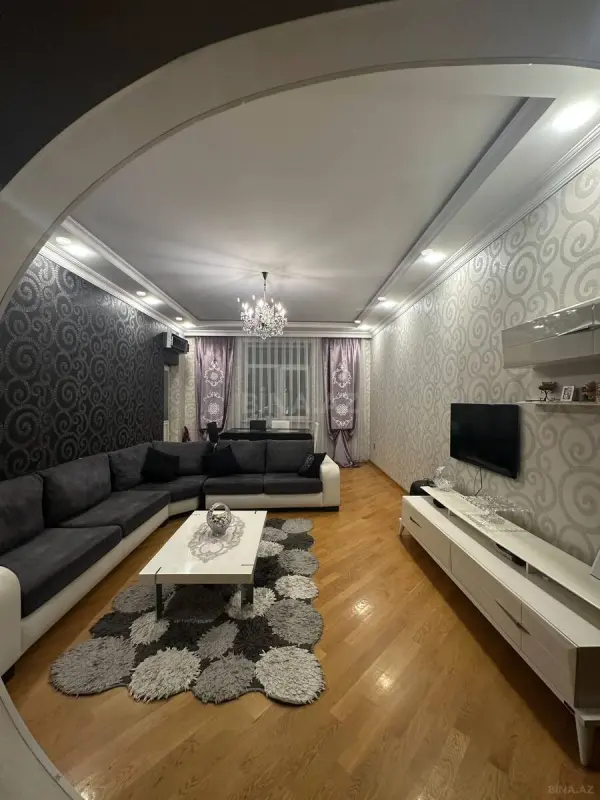 Satılır 3 otaqlı mənzil 130 m²