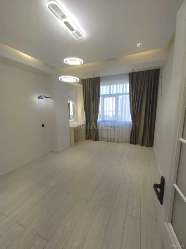 Satılır 3 otaqlı mənzil 82 m²