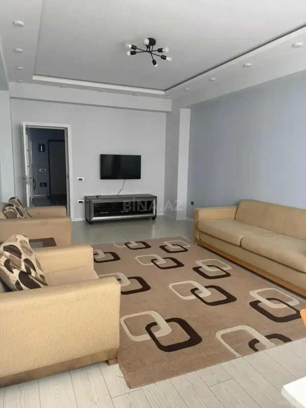 Kirayə verilir 3 otaqlı mənzil 135 m²
