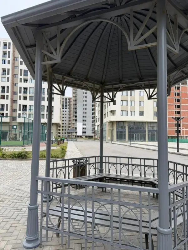 Satılır 4 otaqlı mənzil 147 m²