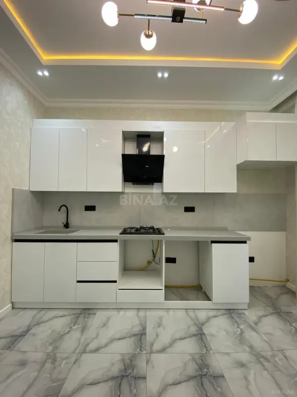 Satılır 3 otaqlı mənzil 132 m²