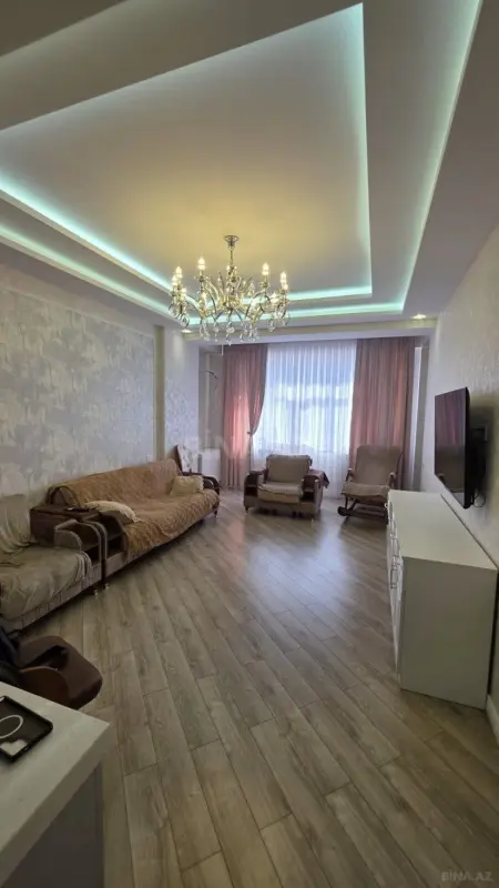 Satılır 3 otaqlı mənzil 101 m²