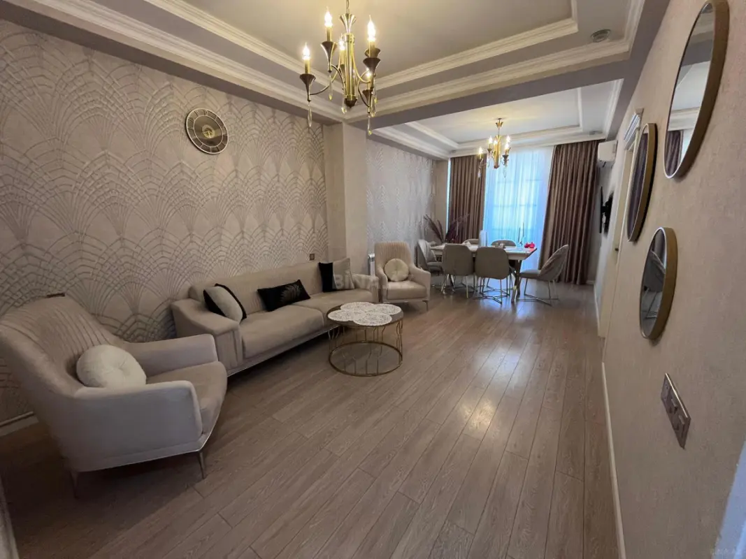 Satılır 2 otaqlı mənzil 74 m²