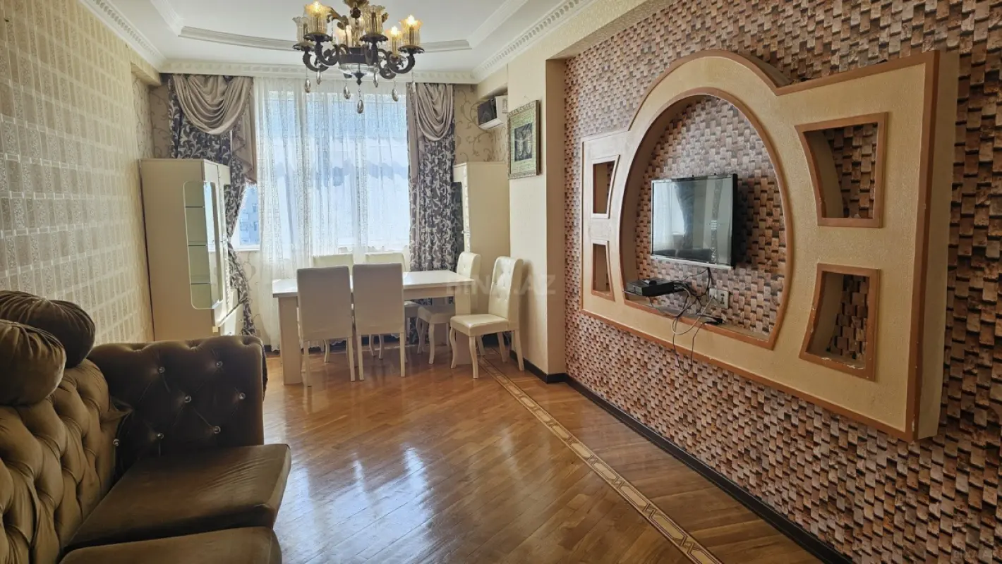 Satılır 3 otaqlı mənzil 127 m²