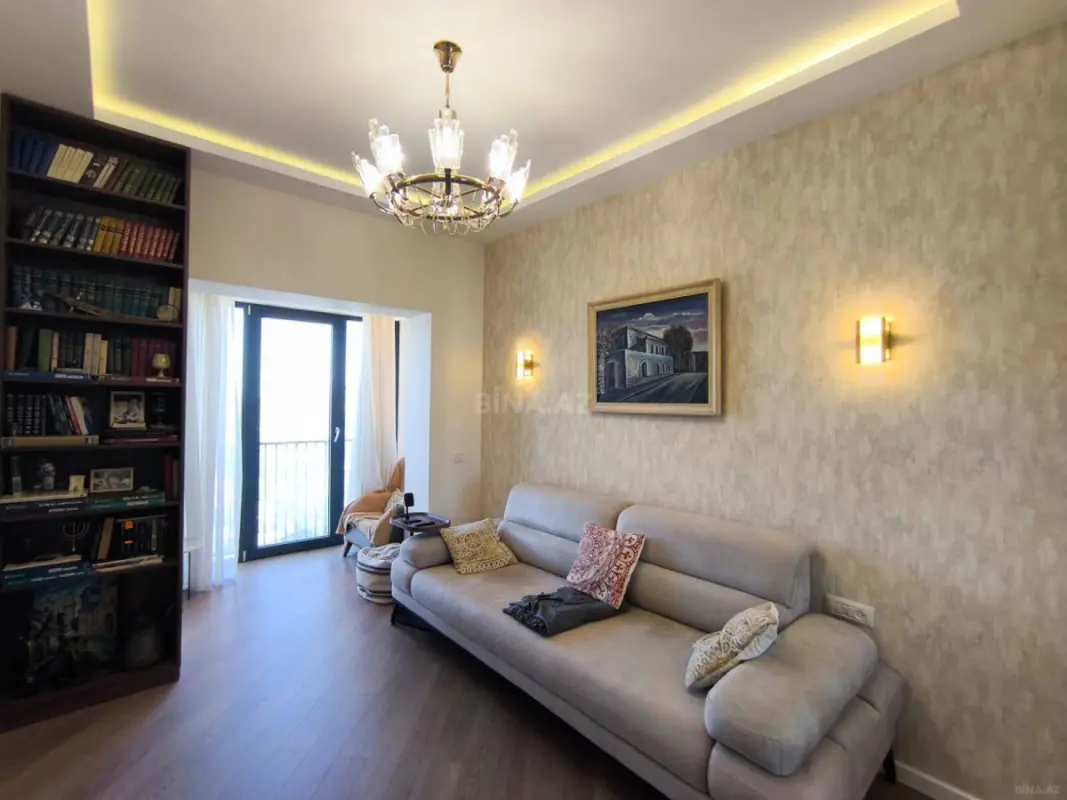 Satılır 3 otaqlı mənzil 92 m²