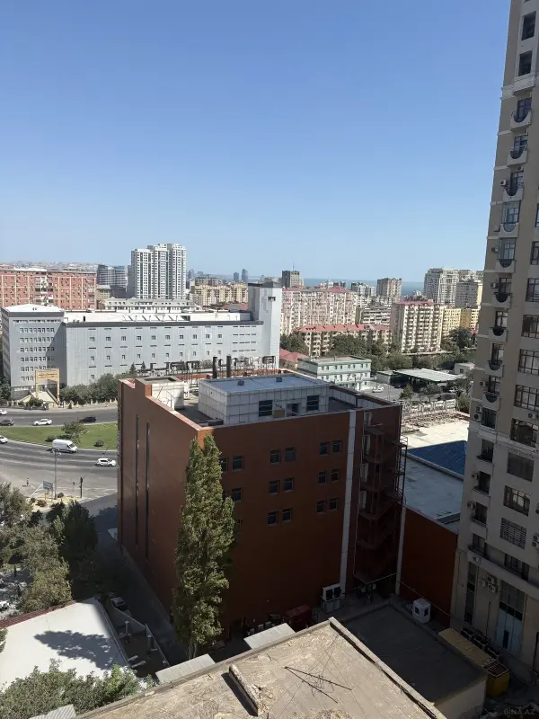 Satılır 3 otaqlı mənzil 127 m²