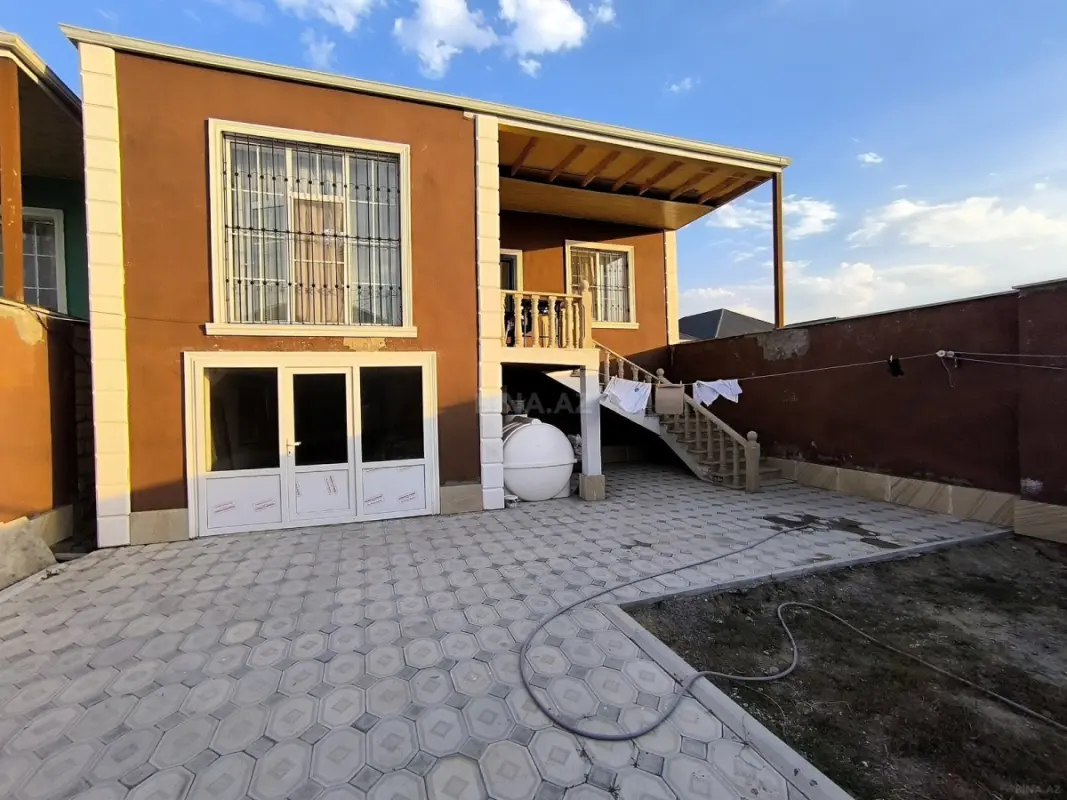 Satılır 4 otaqlı həyət evi 220 m²