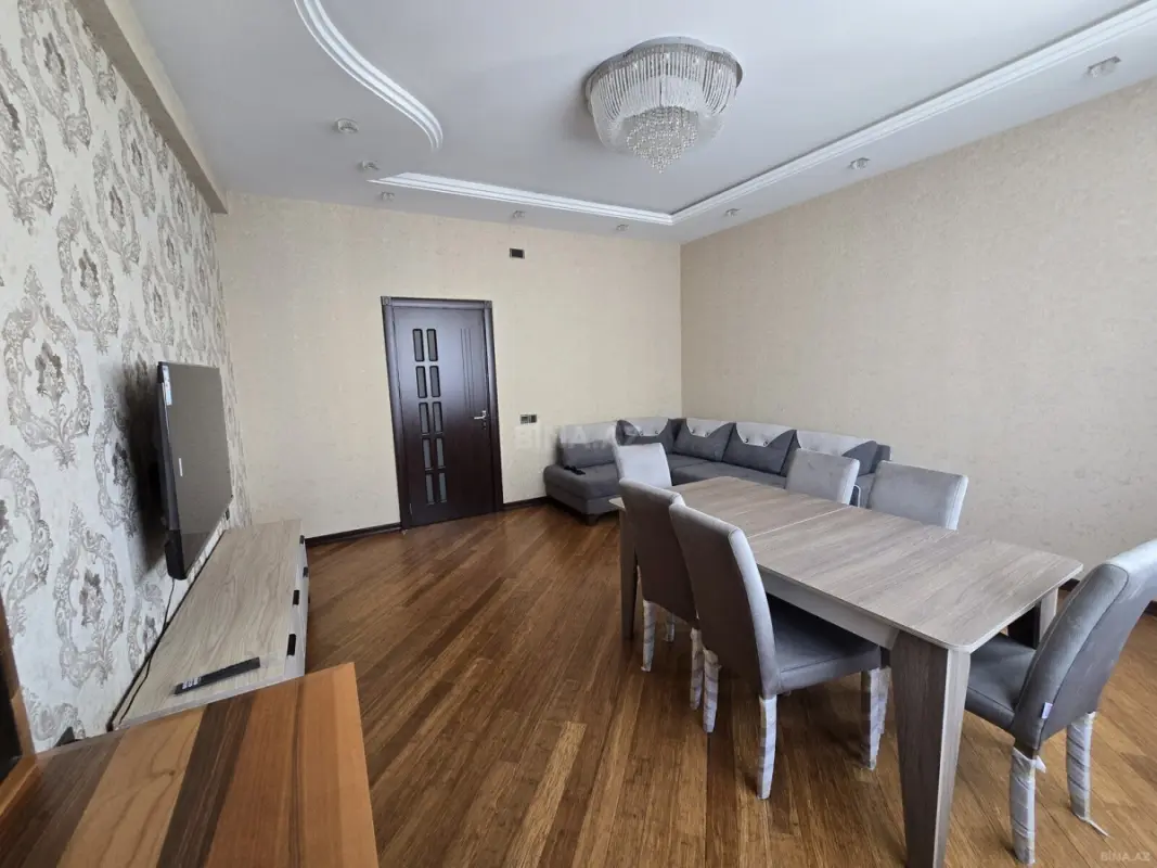 Kirayə verilir 2 otaqlı mənzil 94 m²