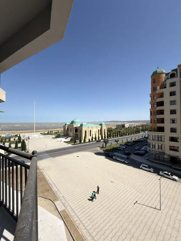 Satılır 2 otaqlı mənzil 92 m²