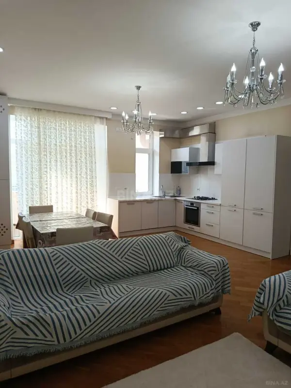 Kirayə verilir 3 otaqlı mənzil 125 m²