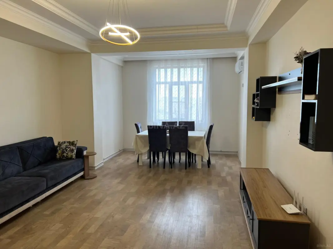 Kirayə verilir 2 otaqlı mənzil 95 m²
