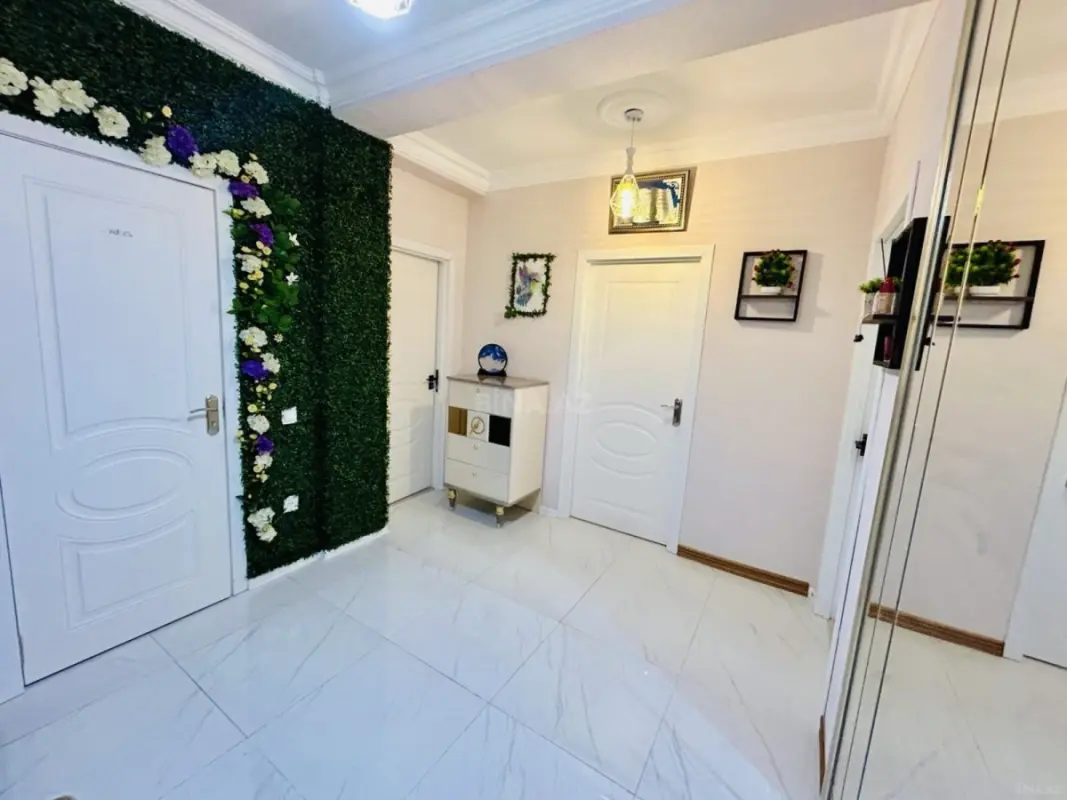 Satılır 2 otaqlı mənzil 93 m²