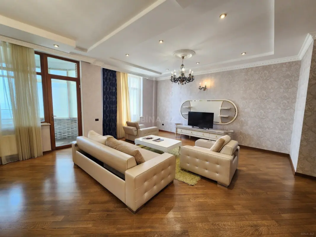 Kirayə verilir 3 otaqlı mənzil 200 m²