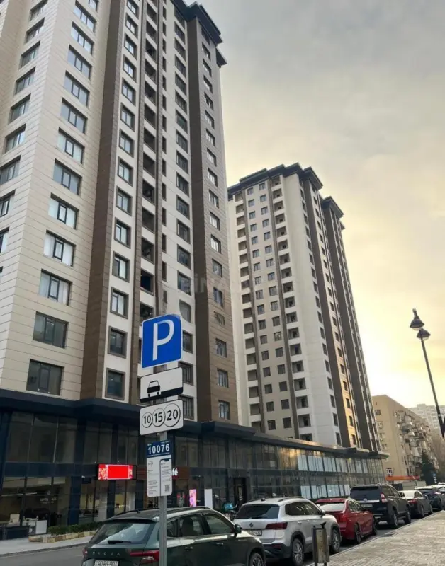 Satılır 2 otaqlı mənzil 76 m²