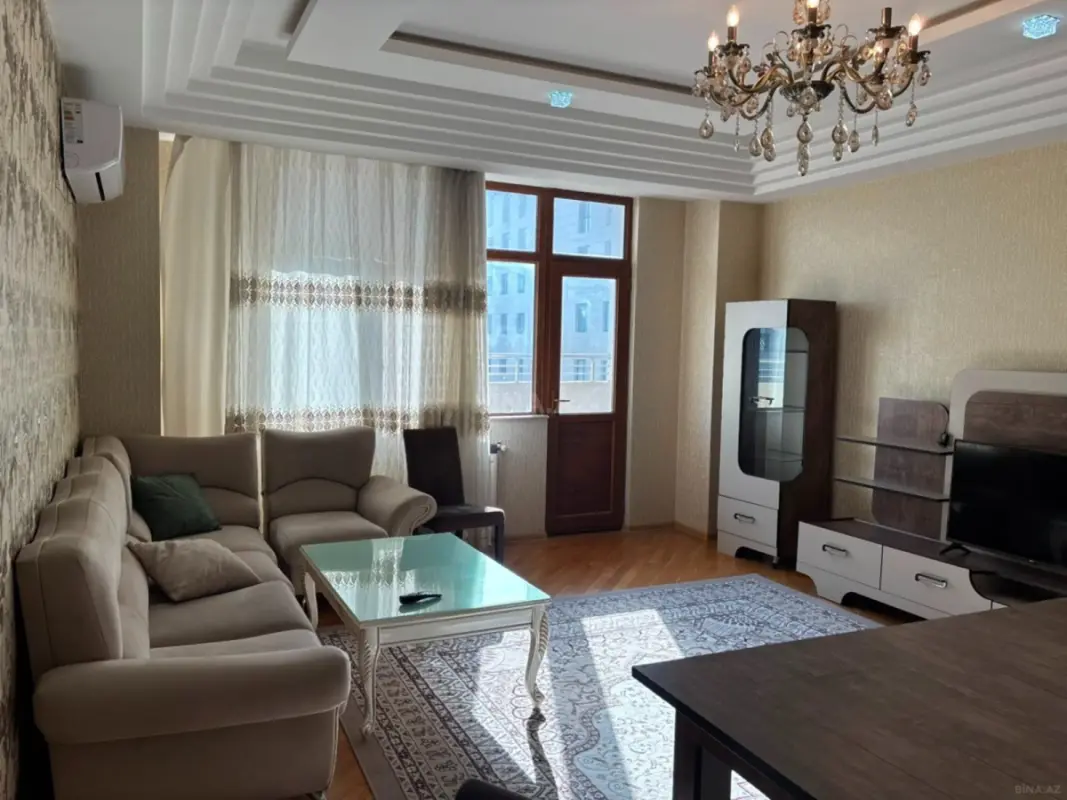 Kirayə verilir 3 otaqlı mənzil 150 m²