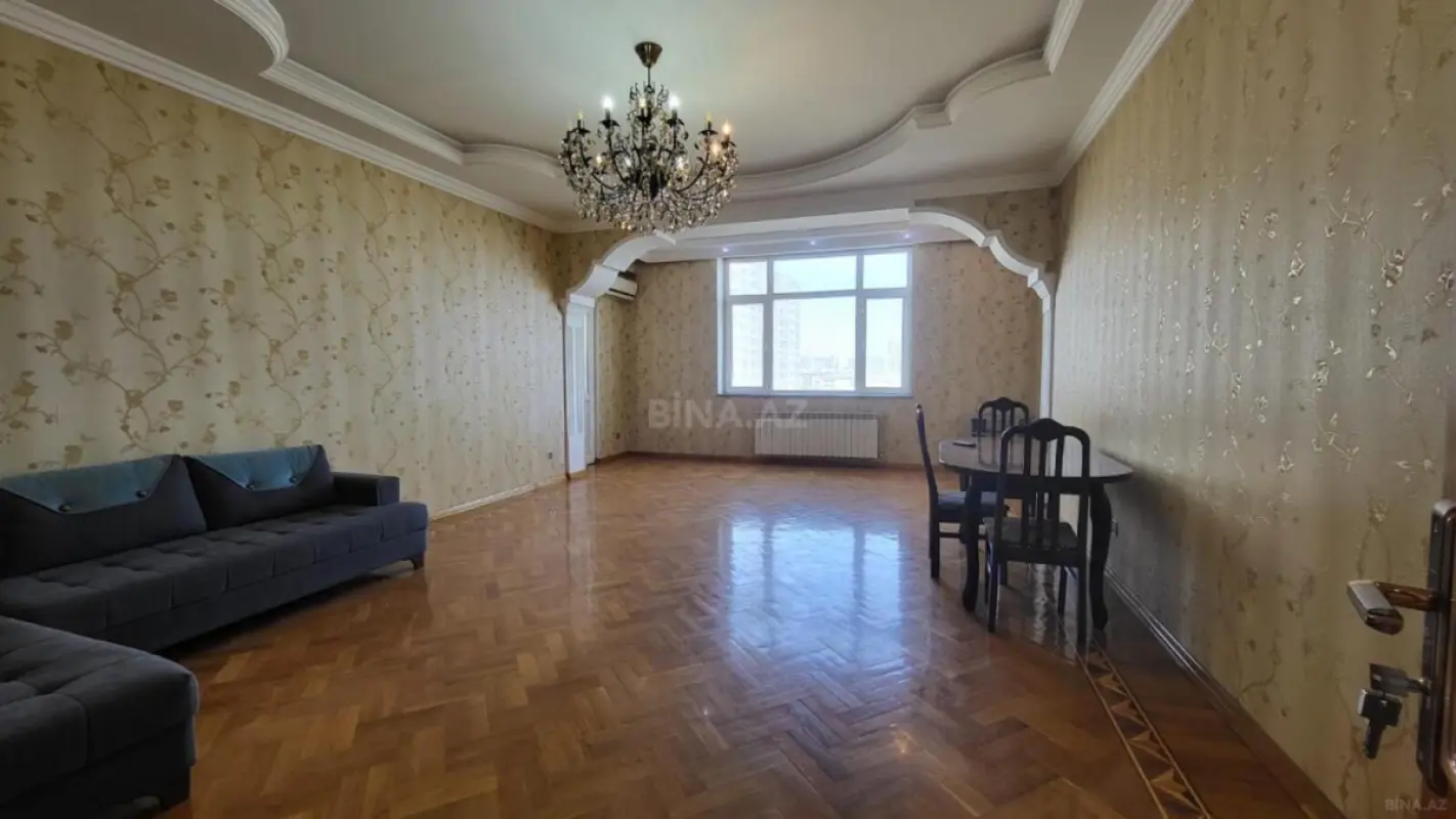 Kirayə verilir 3 otaqlı mənzil 155 m²