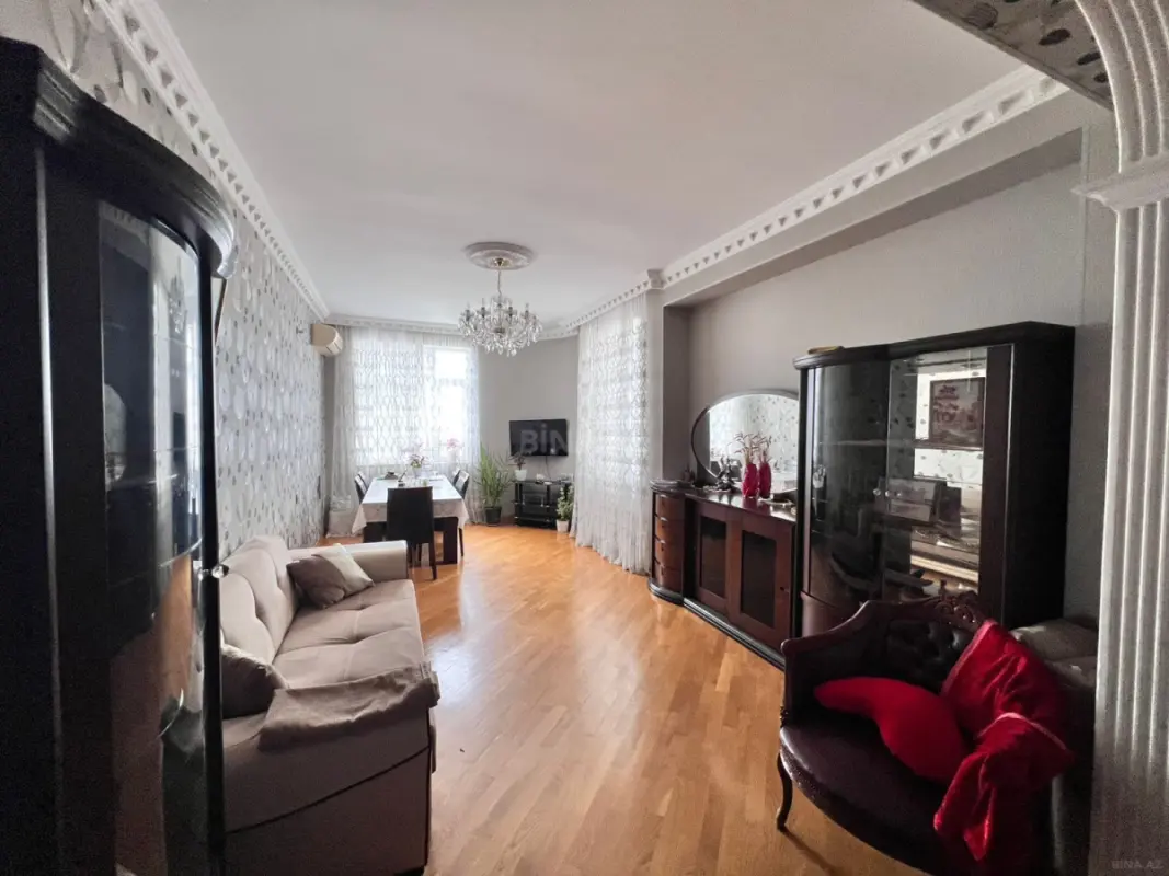 Satılır 2 otaqlı mənzil 98 m²