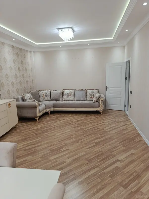 Satılır 2 otaqlı mənzil 75 m²