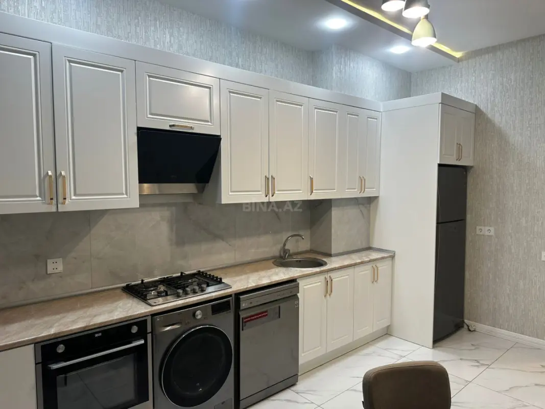 Kirayə verilir 2 otaqlı mənzil 76 m²