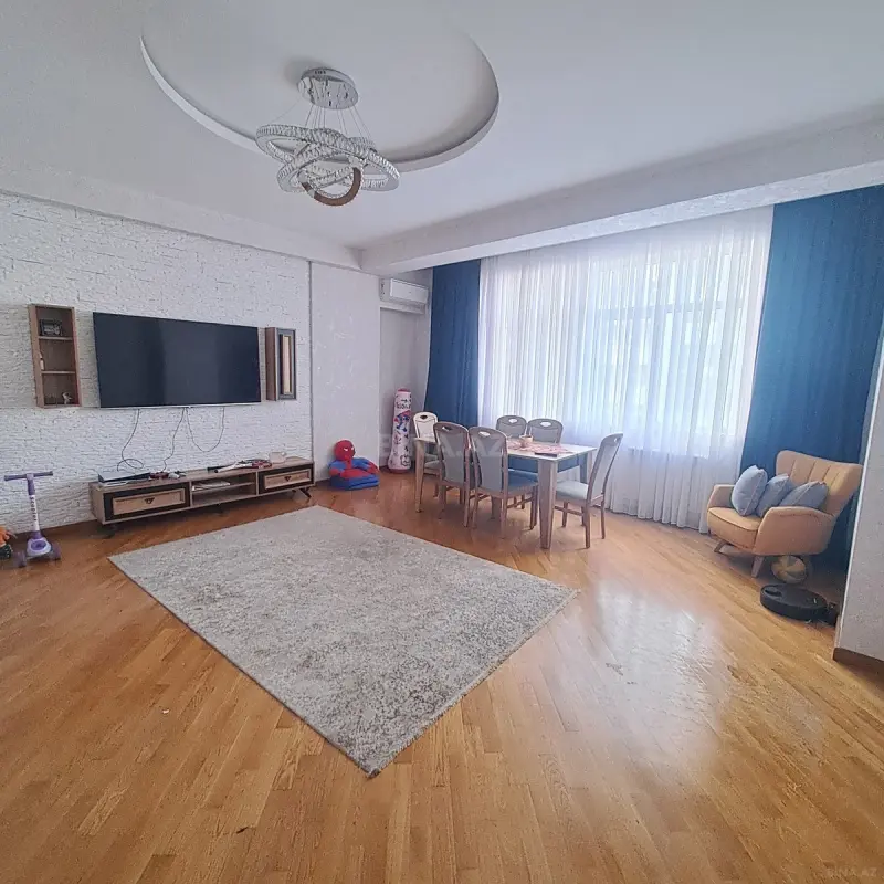 Satılır 3 otaqlı mənzil 115 m²