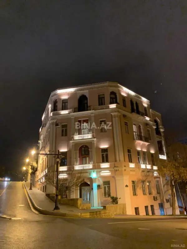 Kirayə verilir 2 otaqlı mənzil 105 m²