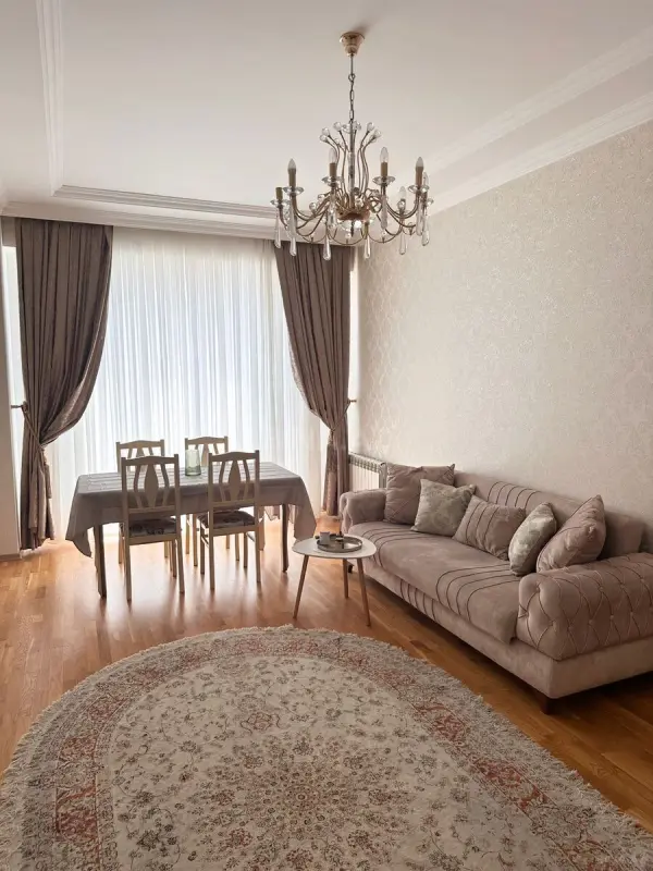 Kirayə verilir 2 otaqlı mənzil 78 m²