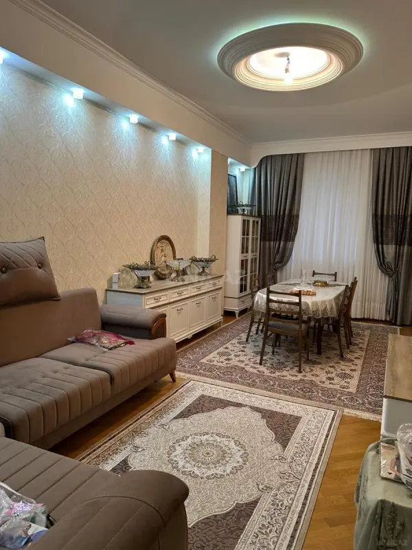Satılır 2 otaqlı mənzil 110 m²