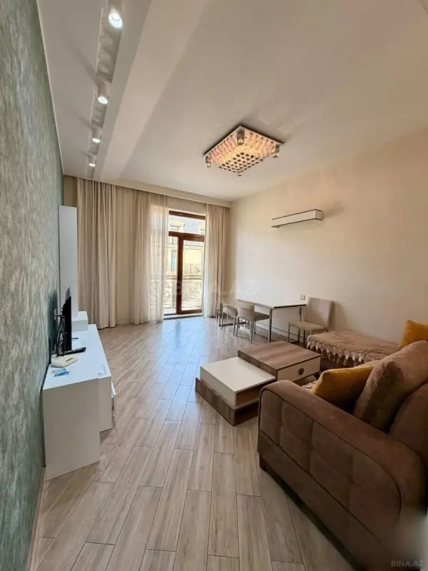 Kirayə verilir 2 otaqlı mənzil 100 m²