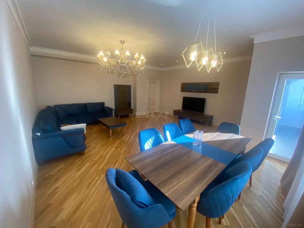 Kirayə verilir 4 otaqlı mənzil 185 m²