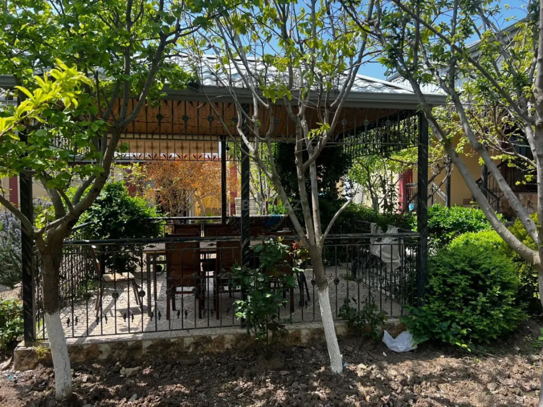 Satılır 6 otaqlı həyət evi 150 m²