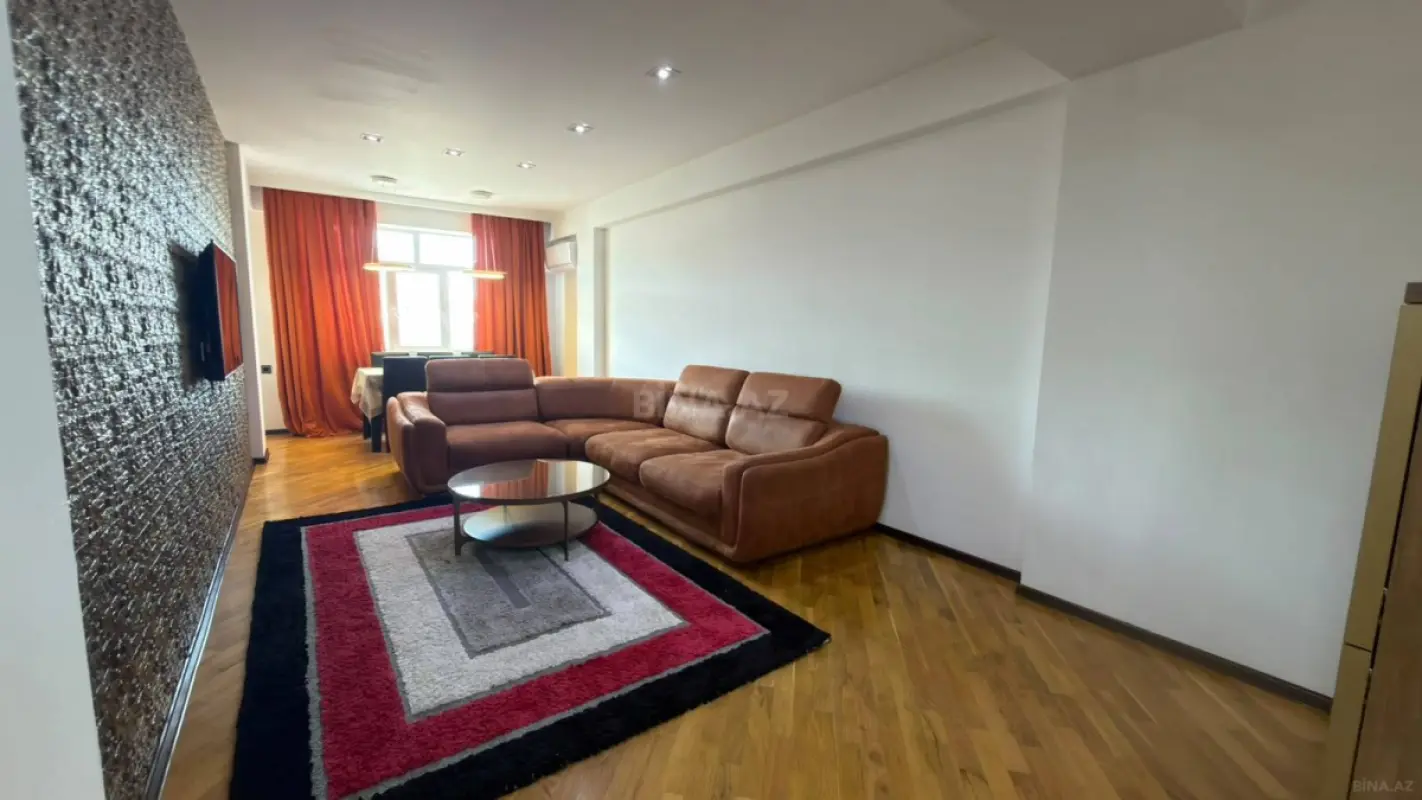 Satılır 3 otaqlı mənzil 125 m²