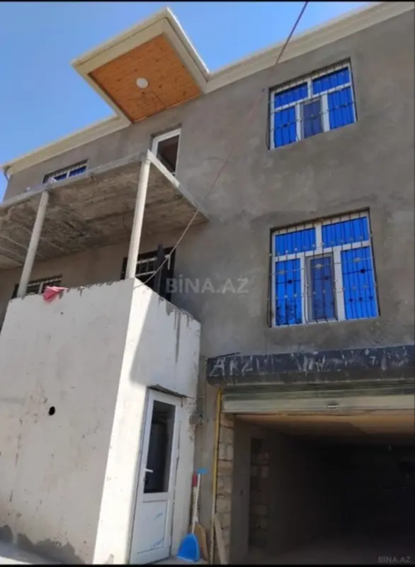 Satılır 6 otaqlı həyət evi 2 m²