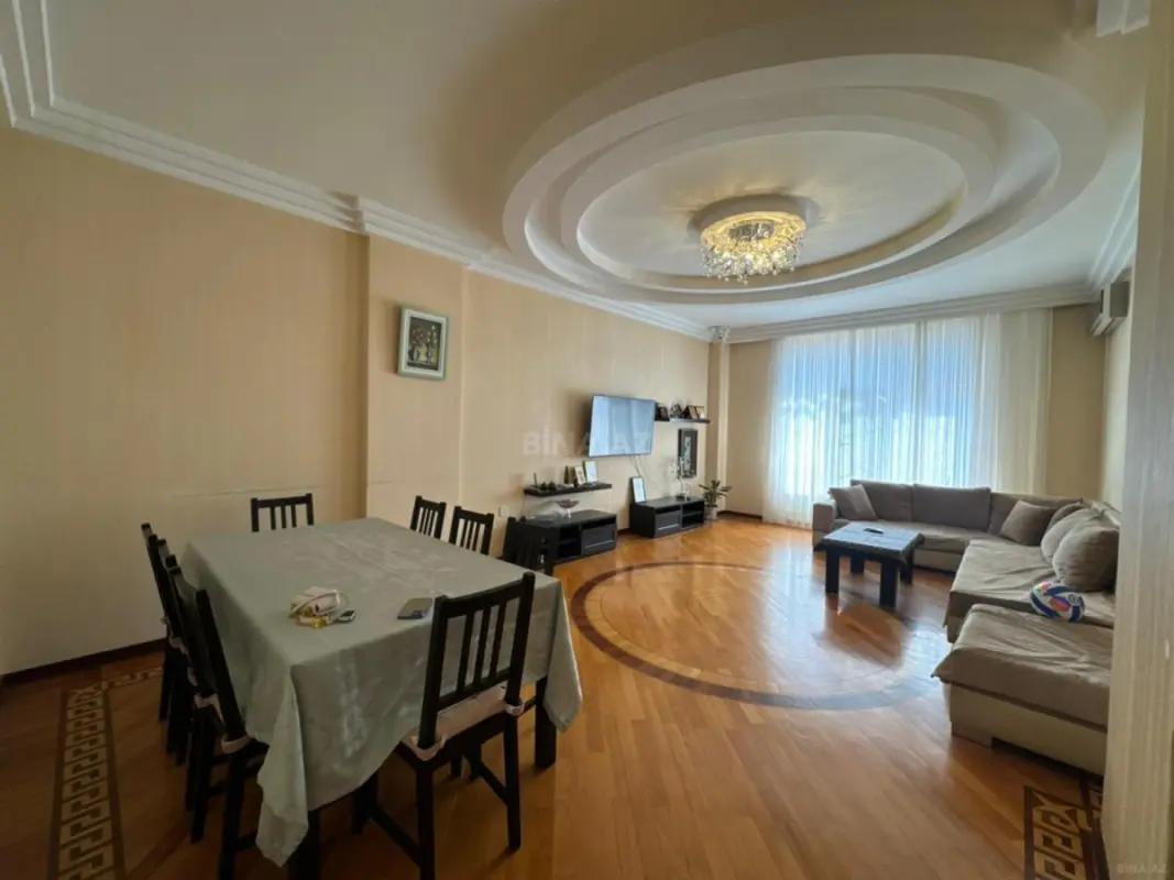 Satılır 3 otaqlı mənzil 149 m²